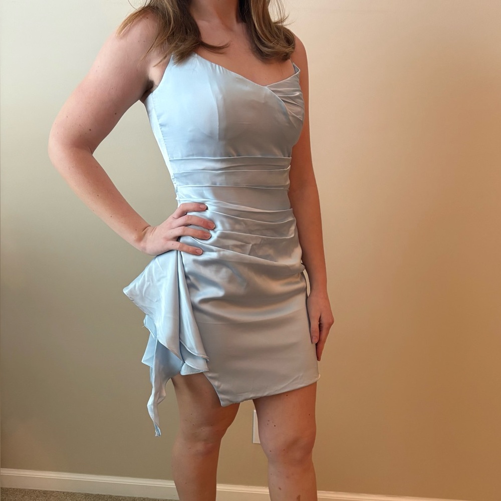 Elegant Light Blue Sleeveless Dress